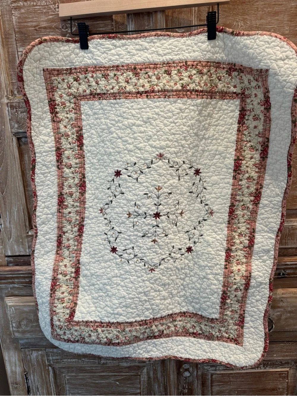 JC Penney 100% Cotton White/Dusty Rose Cal King+ Quilt Two Shams Floral Cottage